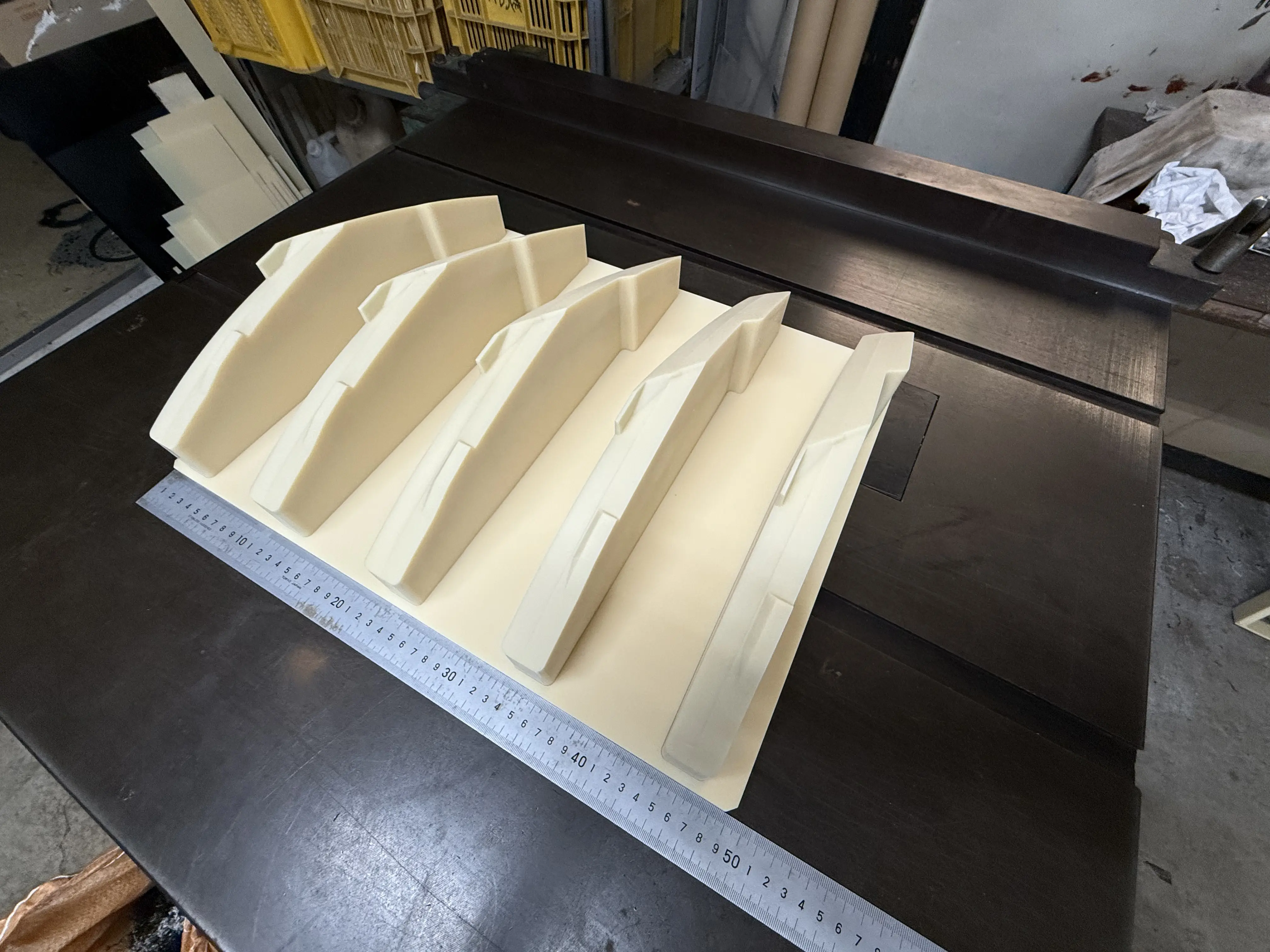 精密加工した治具の実例（電鋳マスク造形治具）